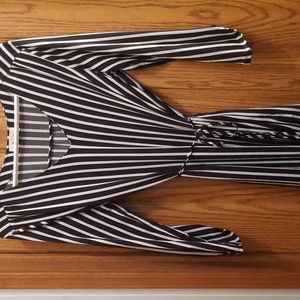 Ladies Size Large Tunic type shirt dress w/ a silky feel, comfy business casual